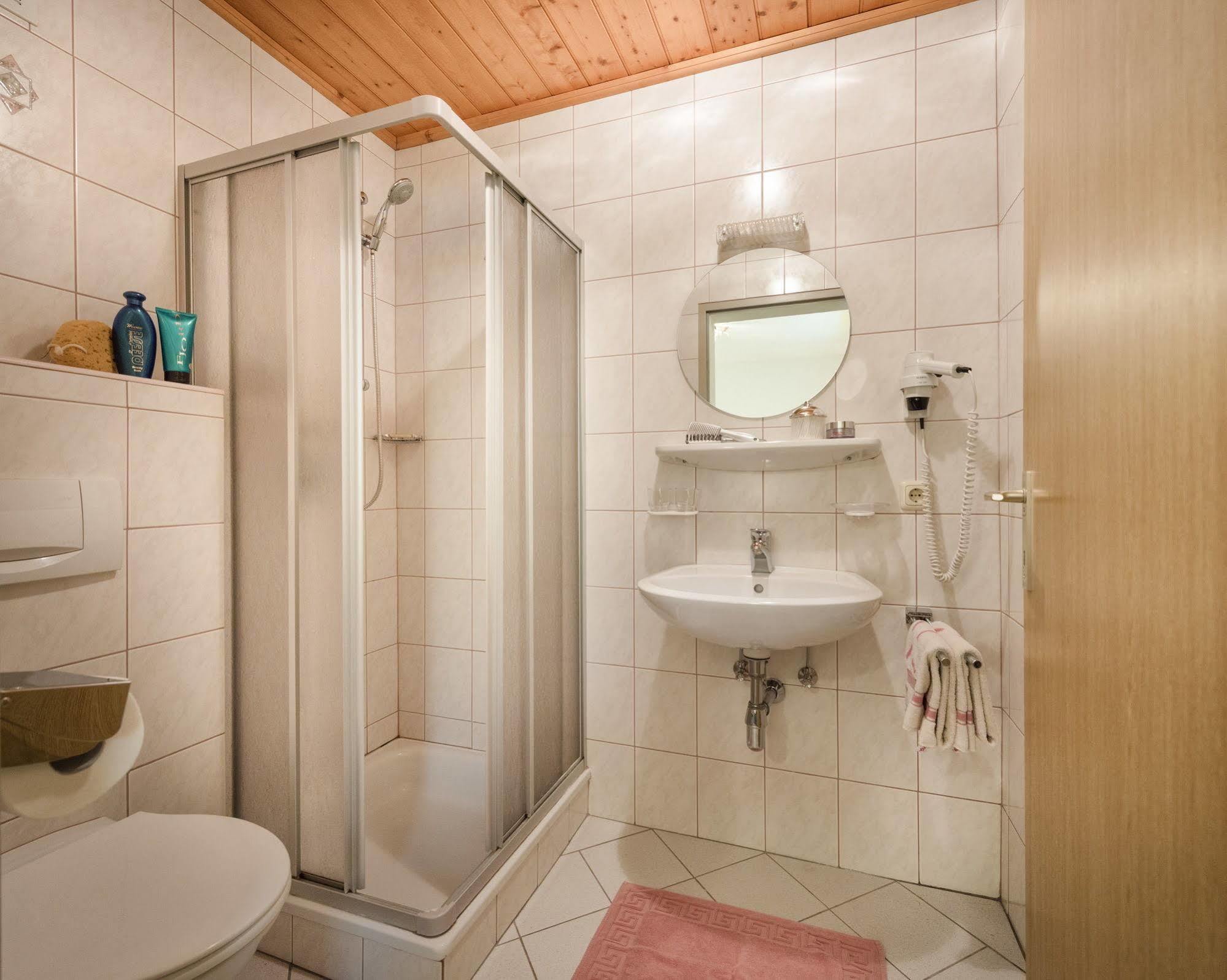 Gaestehaus Gratz - Inklusive Eintritt In Die Alpentherme Dorfgastein Buitenkant foto